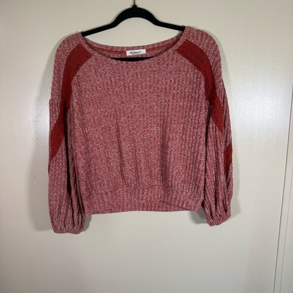 Oli & Hali Long Balloon Sleeve Top with Lace Accent Size Medium